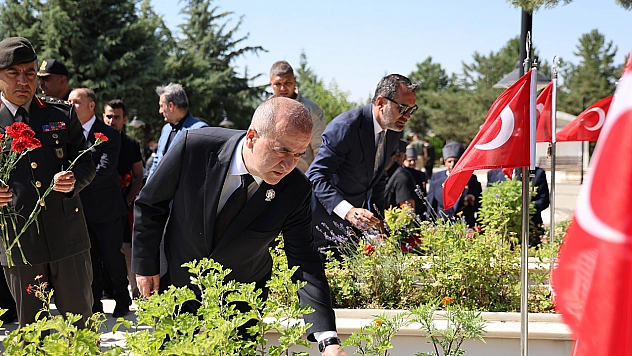 Elazığ'da 15 Temmuz programları Şehitlik ziyaretiyle başladı