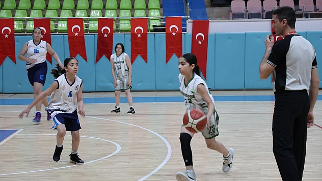 Elazığ'da 23 Nisan coşkusu spor etkinlikleriyle yaşandı