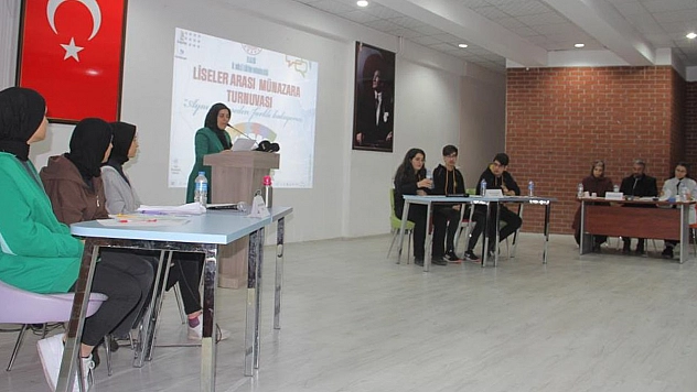 Elazığ'da 33 lisenin katılımıyla 'Münazara' turnuvasında start verildi