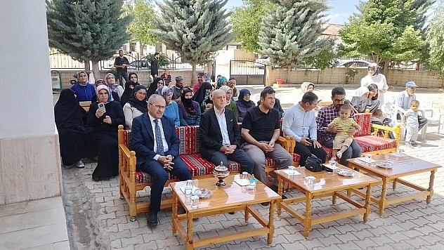 Elazığ'da 4 -6 yaş Kur'an kursunda mezuniyet heyecanı