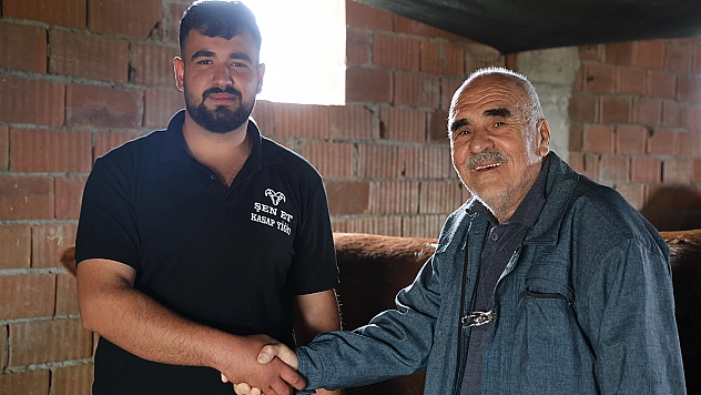 Elazığ'da 75 yaşındaki emekli polisin kurbanlık pazarlığı yüzleri güldürdü