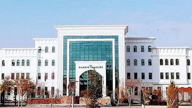 Elazığ'da 9 ilçe kaymakamı 2 vali yardımcısının görev yeri değiştirildi