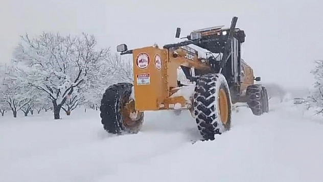Elazığ'da 90 köy yolunda çalışmalar sürüyor