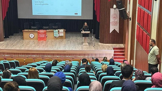 Elazığ'da 'Aile Yılı' eğitimleri sürüyor