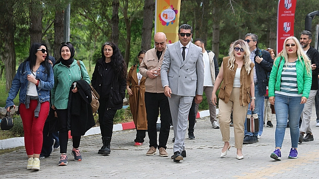 Elazığ'da Akademisyenler ve özel çocuklar at terapisi etkinliğinde bir araya geldi