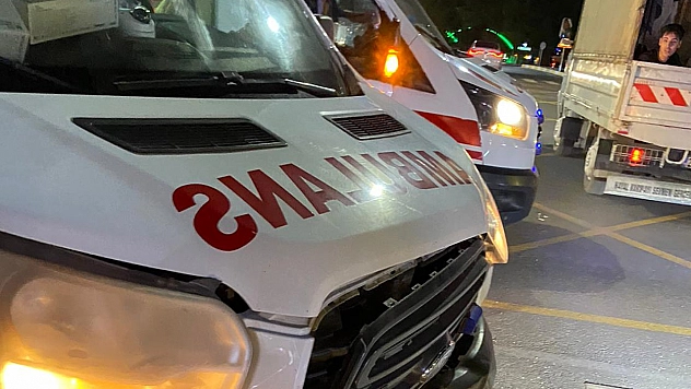 Elazığ'da ambulans ile otomobil çarpıştı: 2 yaralı