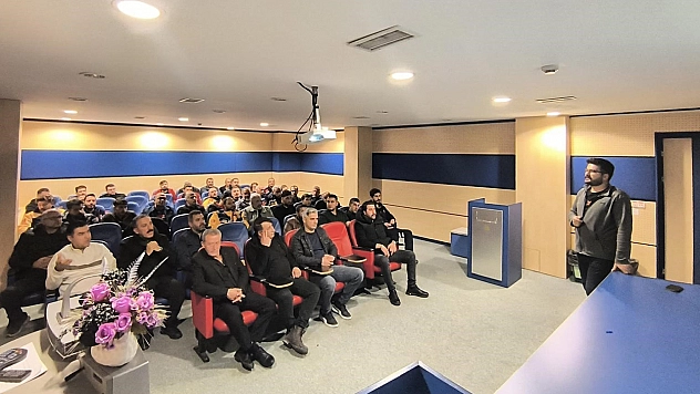 Elazığ'da ambulans sürücülerine güvenli sürüş eğitimi verildi