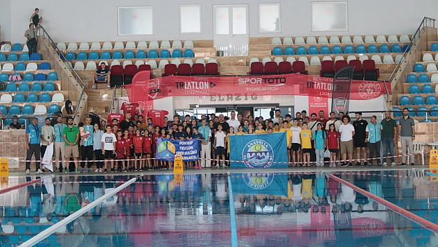 Elazığ'da Aquatlon nefes kesti