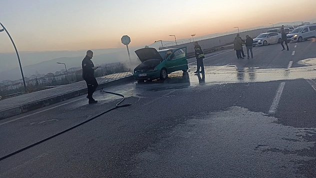 Elazığ'da araç alev aldı!