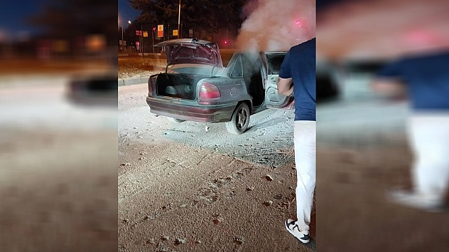 Elazığ'da araç alev topuna döndü