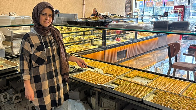 Elazığ'da Arefe Günü Tatlıcılarda Yoğunluk