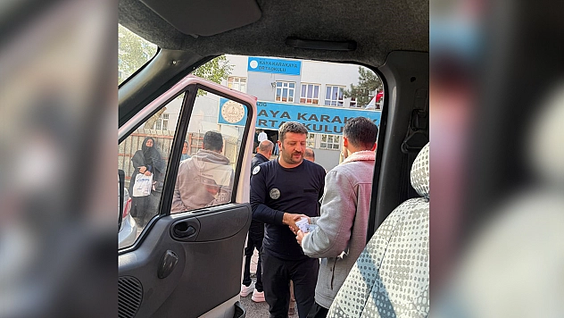 Elazığ'da asansörde mahsur kaldı, itfaiye aracıyla sınava yetişti