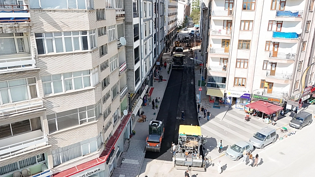 Elazığ'da asfalt seferberliği devam ediyor