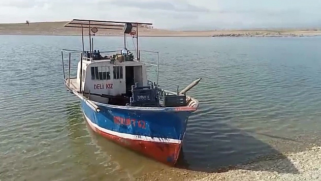 Elazığ'da balık avı yasağı başladı, tekneler karaya çekildi