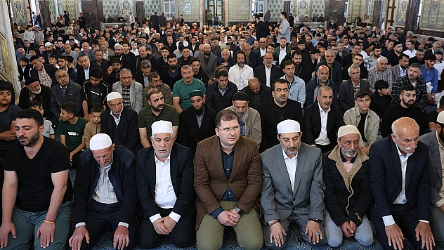 Elazığ'da Bayram namazında camiler doldu