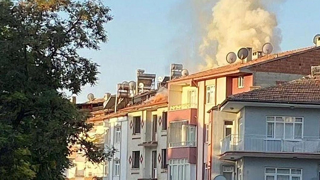 Elazığ'da Bir Metruk Bina Yangını Daha!