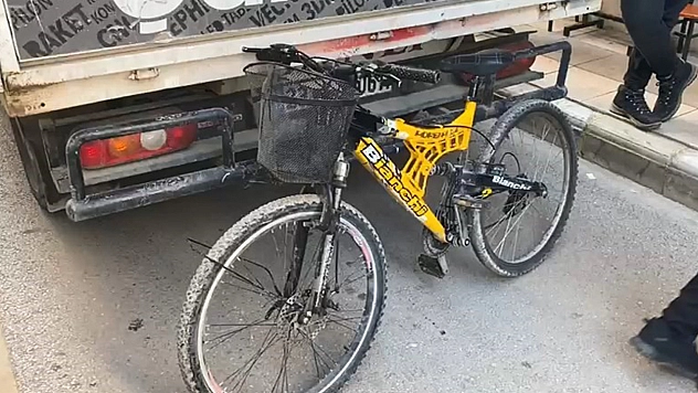 Elazığ'da bisiklet sürücüsü pikaba çarptı