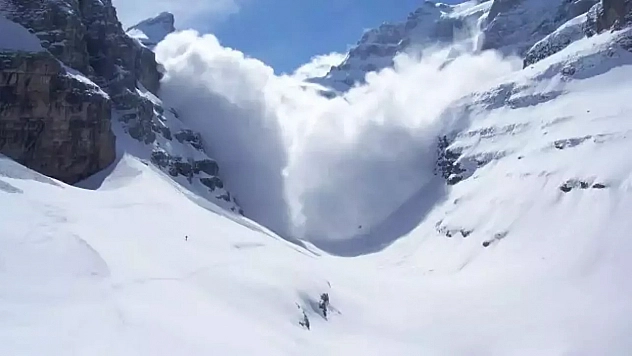 Elazığ'da buzlanma ve çığ alarmı: Meteoroloji'den vatandaşlara tedbir çağrısı