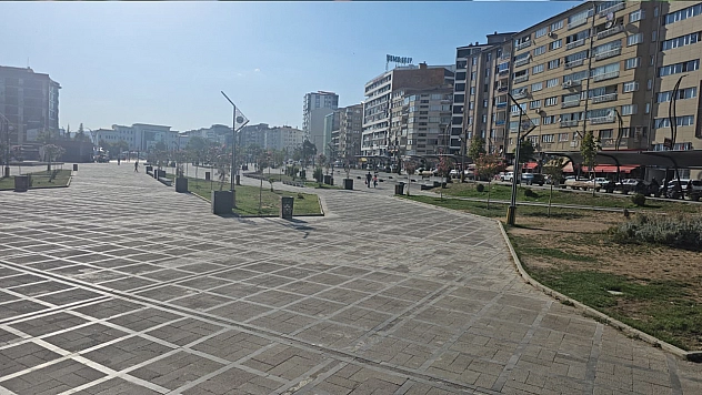 Elazığ'da cadde ve sokaklar boş kaldı