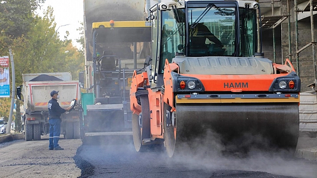 Elazığ'da caddeler hız kesmeden yenileniyor