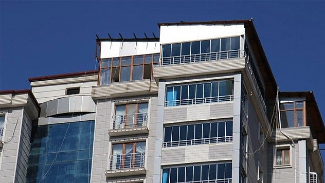 Elazığ'da çatı yangını, büyümeden söndürüldü