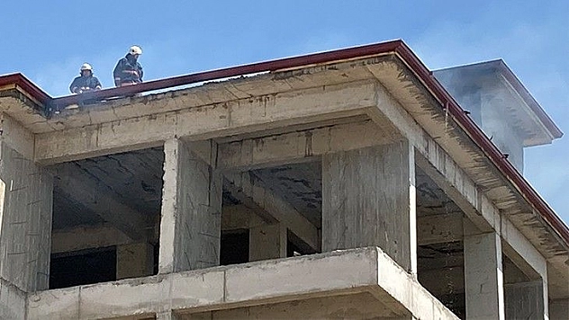 Elazığ'da çatı yangını
