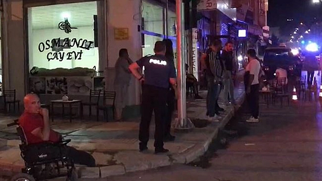 Elazığ'da Çay Ocağına Silahlı Saldırı!  Çok Sayıda Yaralı Var!