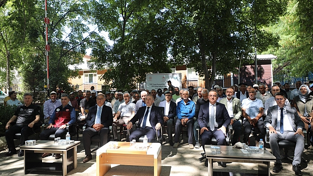 Elazığ'da çiftçilere çapa makinesi desteği