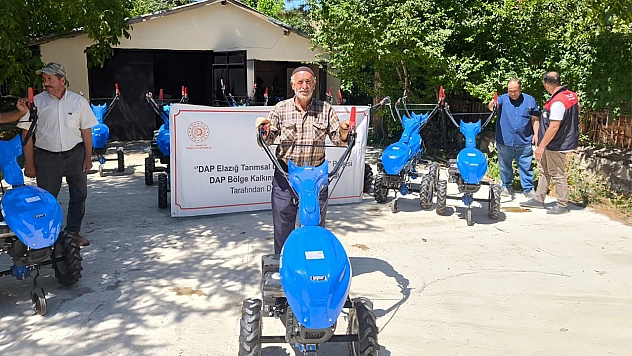 Elazığ'da çiftçilere çapa makinesi desteği