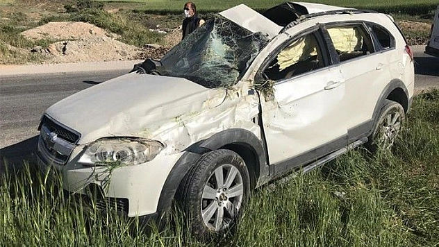 Elazığ'da cip takla attı, 1'i ağır 3 yaralı