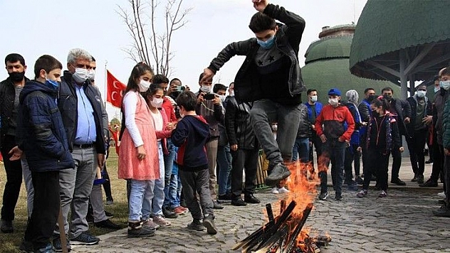 Elazığ'da coşkulu Nevruz kutlaması