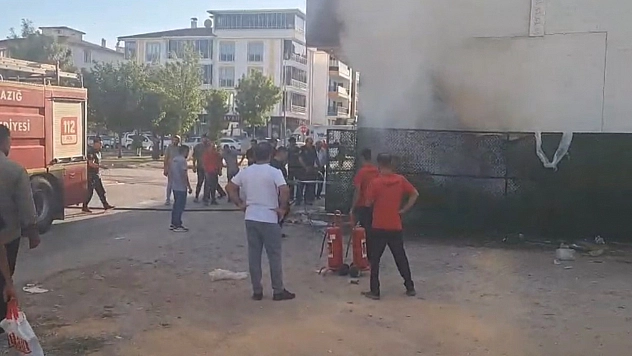 Elazığ'da depo yangını