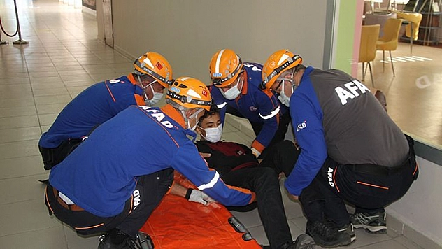 Elazığ'da Deprem Ve Yangın Tatbikatına 500 Kişi Katıldı