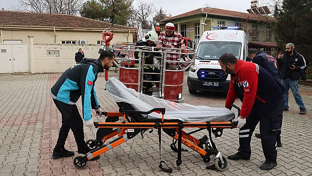 Elazığ'da deprem ve yangın tatbikatı gerçeğini aratmadı