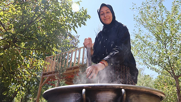 Elazığ'da doğadan gelen şifa: sigara içenlere kozalak şurubu