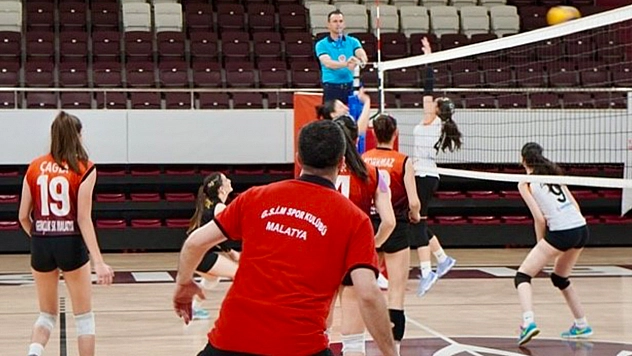 Elazığ'da düzenlenen turnuvada Malatyalı ekip namağlup şekilde grup şampiyonu oldu