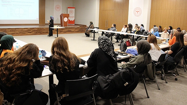 Elazığ'da ebelere yönelik eğitimler sürüyor