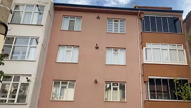 Elazığ'da facia! 17 yaşındaki genç kız 5'inci kattan düştü