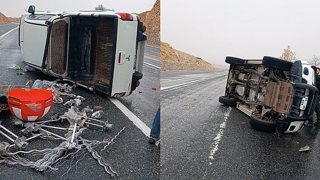 Elazığ'da facia! Kaygan yolda kamyonet devrildi