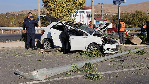 Elazığ'da feci kaza: 2'i ağır 6 yaralı
