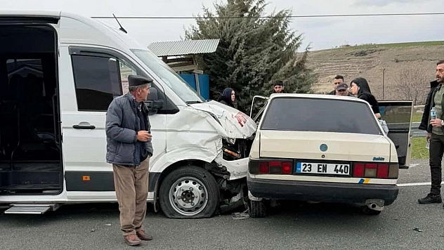 Elazığ'da feci kaza: 4 yaralı