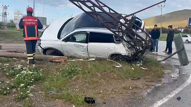Elazığ'da feci kaza: 4 yaralı