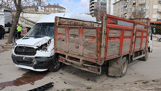 Elazığ'da feci kaza: 9 yaralı