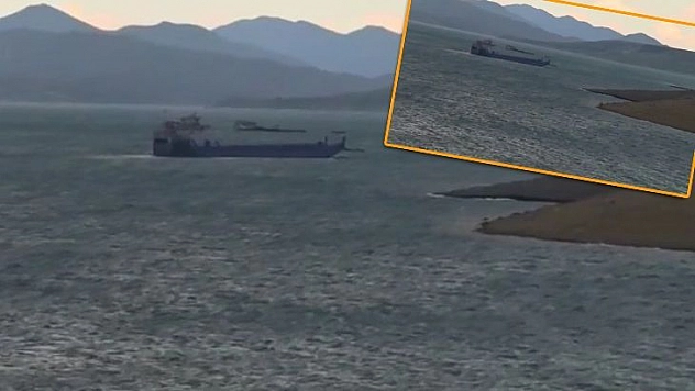 Elazığ'da Fırtına Feribotu Sürükledi