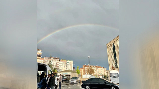 Elazığ'da gün boyu etkili olan yağmurun ardından gökkuşağı göründü