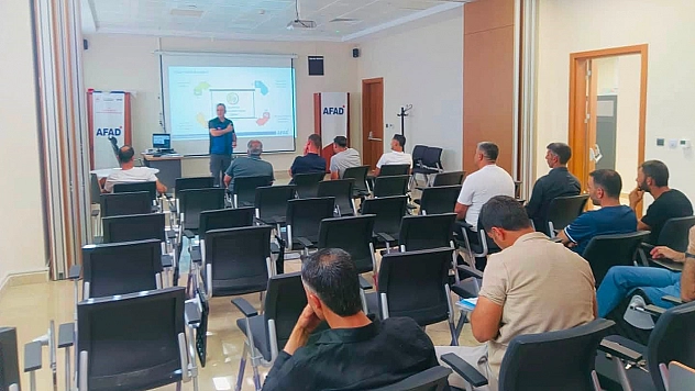Elazığ'da güvenlik korucularına AFAD'dan acil durum eğitimi