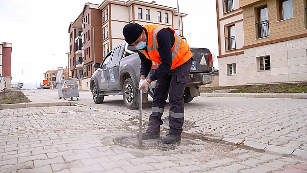 Elazığ'da haşereler için ilaçlama çalışması devam ediyor
