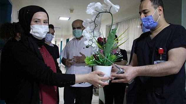 Elazığ'da hemşireler, günlerinde unutulmadı