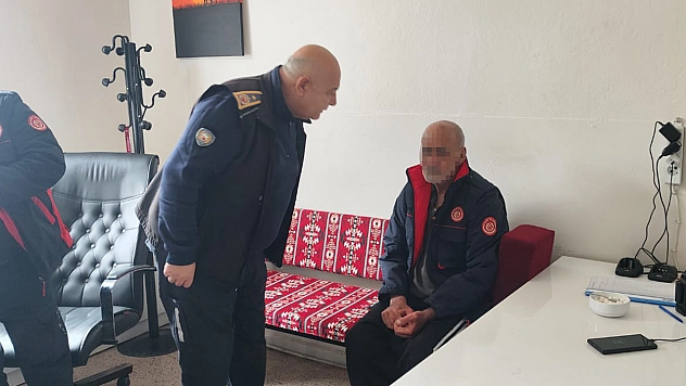 Elazığ'da hipotermi tehlikesi: Vatandaşı itfaiye kurtardı