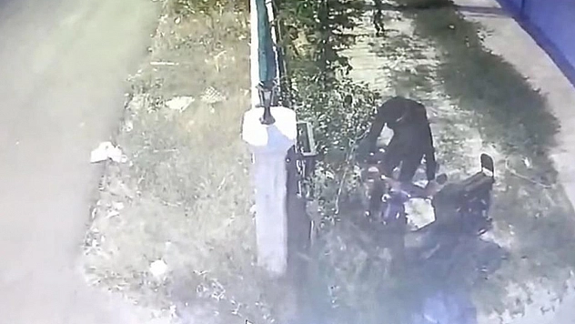 Elazığ'da Hırsızlık Anı Kameralarda!